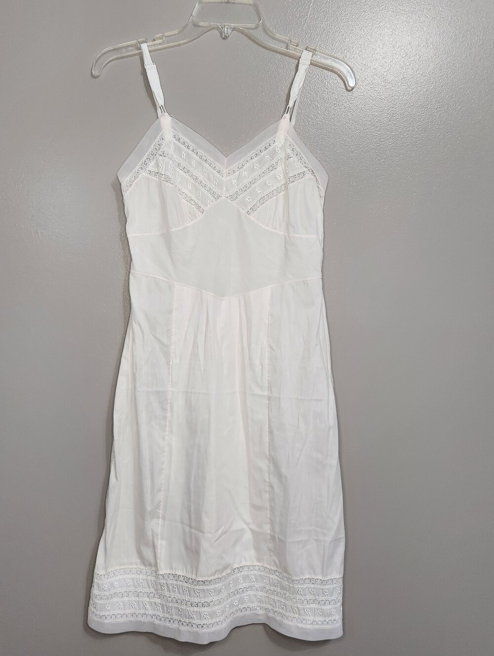 Vintage Womens Lace-Trim Slip Dress Size Small/Medium?